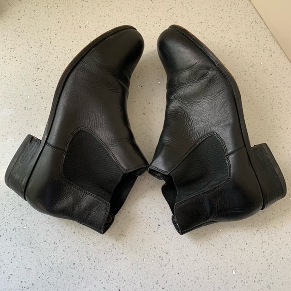 Lands’ End Black Chelsea Boot - Picture 10 of 11